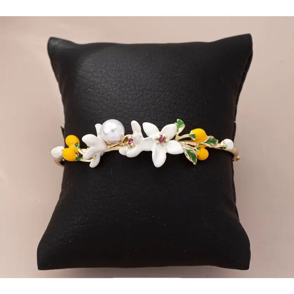 Bracelet Enamel Painted Florals Faux Pearls Gold Chain Cottagecore NWT Dainty - Picture 3 of 6